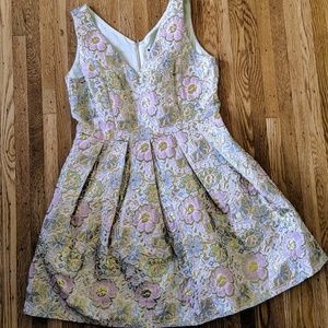 Ducks in a Row - Size M - Golden Cocktail Dress